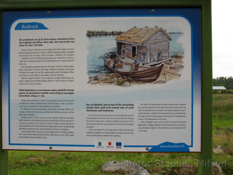 Bennas2010-5893.jpg - Information about the old harbour and fishing store houses.